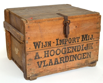 Houten transportkist van de firma NV Wijn-Import Maatschappij A. Hoogendijk 